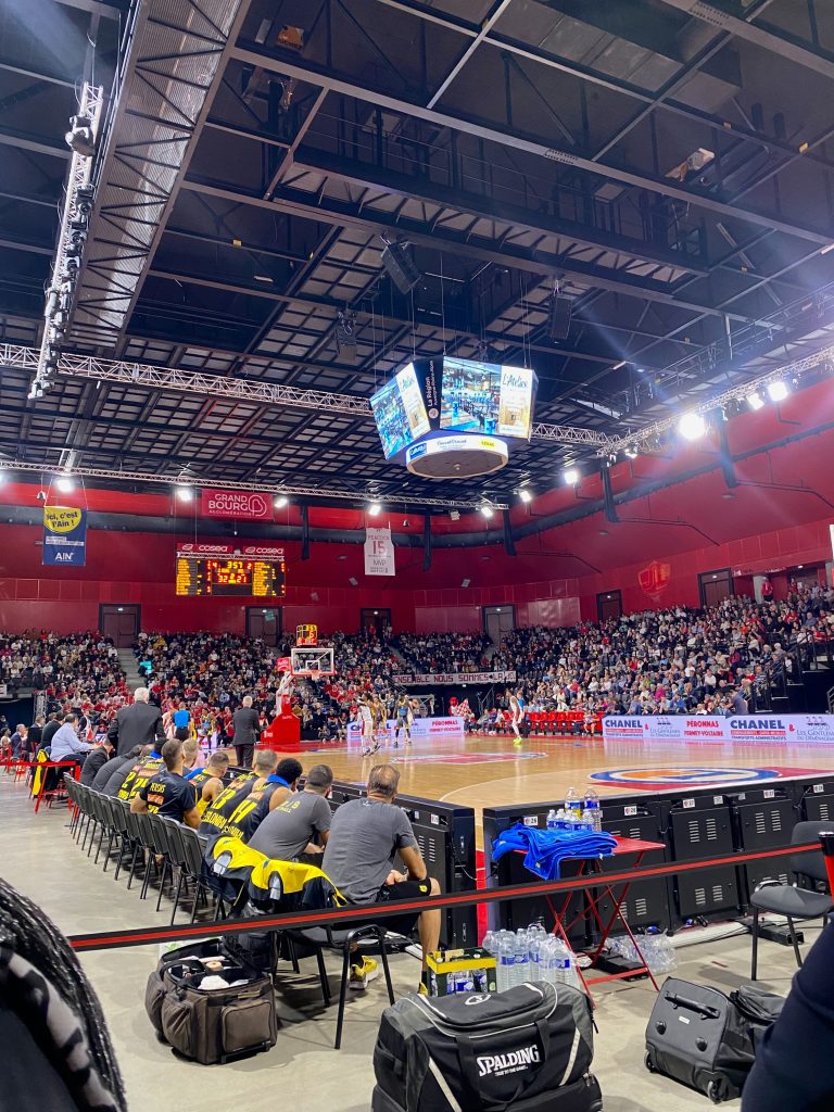 La JL Bourg Basket reste en grande forme et réalise un superbe « hat trick » !